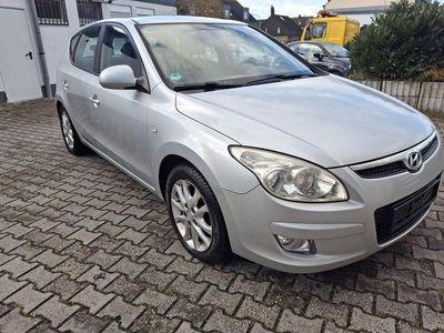 Usata Hyundai i30 Style 122 CV (89 kW) 2007 Argento Utilitaria