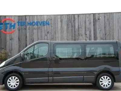 Używany Opel Vivaro 146 KM (107 kW) 2009 Czarny Minivan