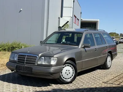 Gebraucht Mercedes E280 193 PS (141 kW) 1993 Grau Limousine