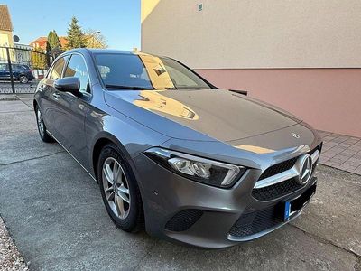 Gebraucht Mercedes A200 163 PS (119 kW) 2020 Grau Limousine