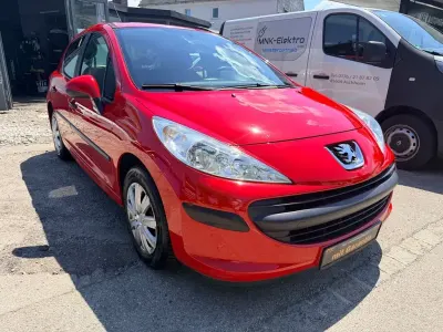 Gebraucht Peugeot 207 Filou 73 PS (53 kW) 2008 Rot Limousine
