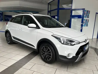 Gebraucht Hyundai i20 Active Cross 101 PS (74 kW) 2017 Weiß Limousine