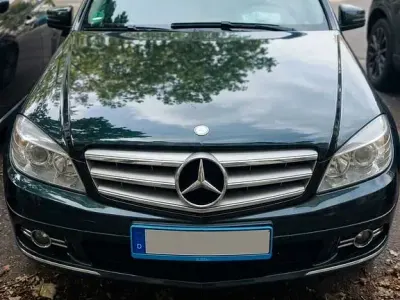Gebraucht Mercedes C180 156 PS (114 kW) 2010 Schwarz Limousine