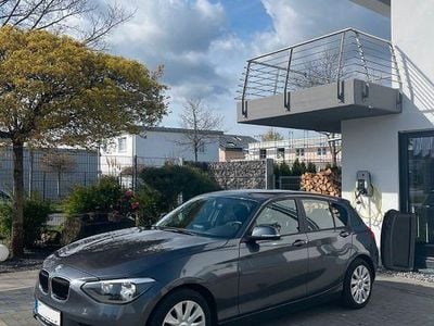 Gebraucht BMW 114 102 PS (75 kW) 2012 Grau Kleinwagen