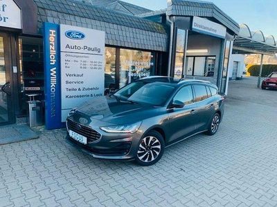 Gebraucht Ford Focus Titanium 125 PS (91 kW) 2025 Grau Limousine
