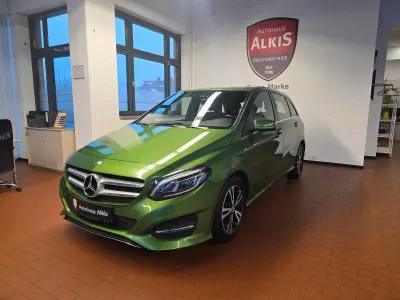 Gebraucht Mercedes B180 Urban 122 PS (89 kW) 2017 Grün Kleinwagen