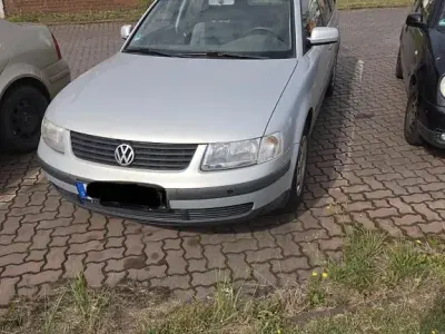 Gebraucht VW Passat 101 PS (74 kW) 1999 Silber Kombi