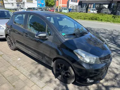 Brugt Toyota Yaris 99 HK (72 kW) 2013 Sort Hatchback