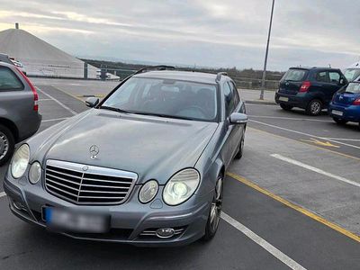 Grau Gebraucht 2009 Mercedes E280 Avantgarde Kombi | 5.840 € (Fairer Preis)