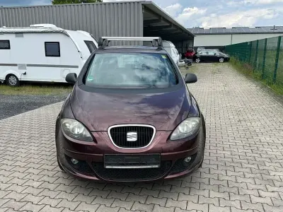 Gebraucht Seat Altea XL Comfort 102 PS (75 kW) 2008 Rot Van / Kleinbus