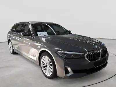 Gebraucht BMW 530 Luxury Line 252 PS (185 kW) 2022 Berninagrau bernsteineffekt metallic Kombi