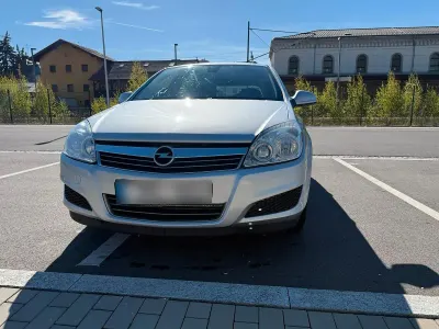Usata Opel Astra 110 CV (80 kW) 2009 Argento Station wagon