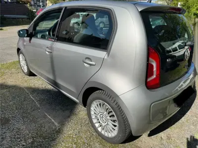 Gebraucht VW up! high up! 75 PS (55 kW) 2013 Kleinwagen