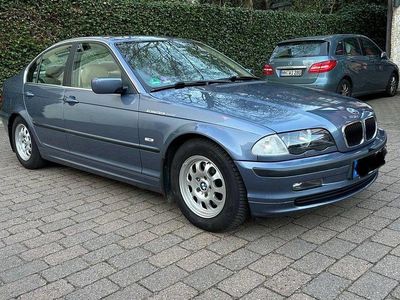BMW 323