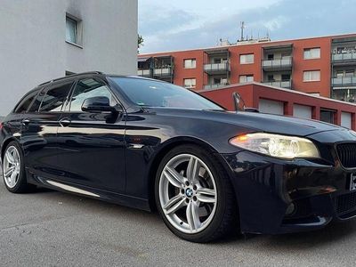 Schwarz Gebraucht 2013 BMW 530 Shadowline Kombi | 13.499 € (Fairer Preis)