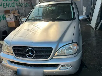 Second-hand Mercedes ML270 Edition 163 CP (119 kW) 2004 Argintiu SUV