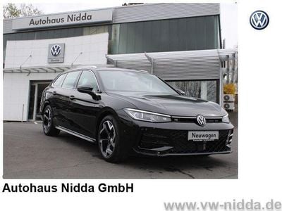 Usata VW Passat R-line 265 CV (194 kW) 2026 Nero Station wagon
