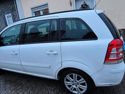 Second-hand Opel Zafira 116 CP (85 kW) 2009 Alb Monovolum