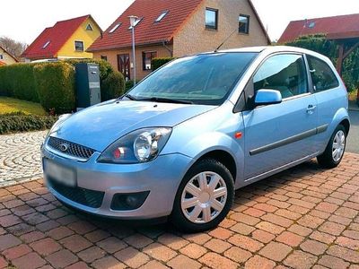Gebraucht Ford Fiesta 80 PS (58 kW) 2006 Blau Kleinwagen
