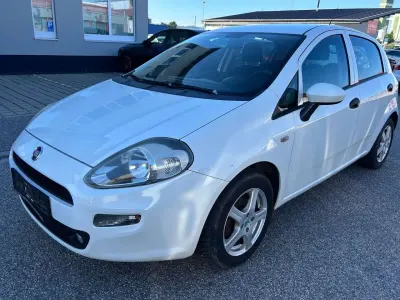Gebraucht Fiat Punto Basis 69 PS (50 kW) 2017 Colore esterno (bianco divino) Kleinwagen