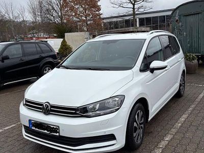 Gebraucht VW Touran Comfortline 150 PS (110 kW) 2021 Weiß Van / Kleinbus