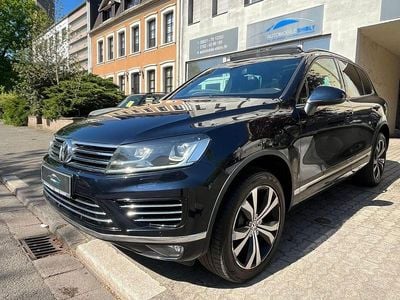 Usata VW Touareg R-line 262 CV (192 kW) 2015 Blu SUV