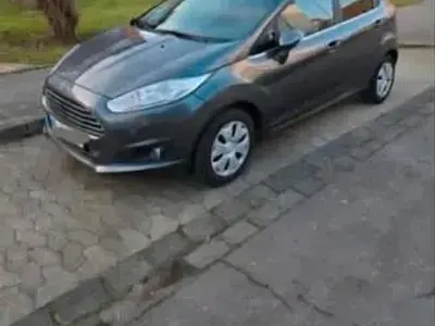 Usata Ford Fiesta Titanium 101 CV (74 kW) 2016 Grigio Utilitaria