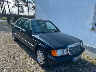 Usata Mercedes 190 130 CV (95 kW) 1989 Blu Berlina
