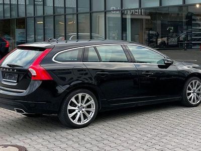 Schwarz Gebraucht 2017 Volvo V60 Momentum Kombi | 16.700 € (Fairer Preis)