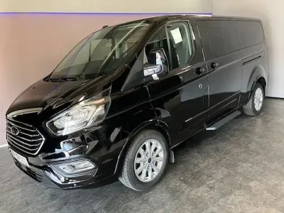 Gebraucht Ford Tourneo Titanium 170 PS (125 kW) 2023 Schwarz Van / Kleinbus