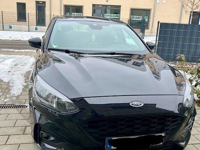 Gebraucht Ford Focus ST-Line 125 PS (91 kW) 2018 Schwarz Limousine