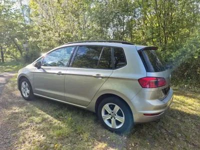 Usata VW Golf Sportsvan Comfortline 110 CV (80 kW) 2014 Argento Monovolume