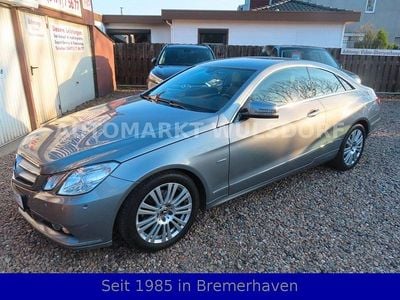 Gebraucht Mercedes E220 170 PS (125 kW) 2010 Silber Coupé