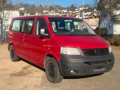 Usata VW Caravelle 130 CV (95 kW) 2004 Rosso Furgone