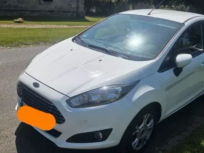 Gebraucht Ford Fiesta SYNC Edition 95 PS (69 kW) 2014 Weiß Kleinwagen