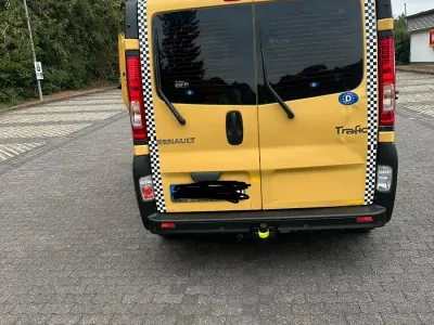 Gebraucht Renault Trafic 145 PS (106 kW) 2010 Gelb Van / Kleinbus