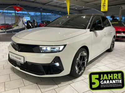 Używany Opel Astra GSe 224 KM (164 kW) 2023 Biały Sedan/Limuzyna