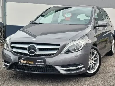 Gebraucht Mercedes B200 Sport 156 PS (114 kW) 2012 Grau Kleinwagen