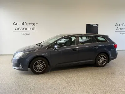 Gebraucht Toyota Avensis Edition 147 PS (108 kW) 2013 Grau Kombi
