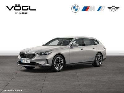 Gebraucht BMW 520 Sport Line 197 PS (144 kW) 2024 Oxidgrau Kombi