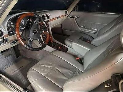 Second-hand Mercedes SL300 188 CP (138 kW) 1986 Cabrio