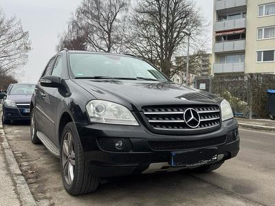 Schwarz Gebraucht 2006 Mercedes ML320 SUV | 8.900 €