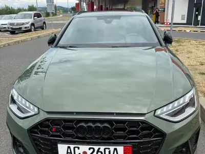 Gebraucht Audi S4 Competition 341 PS (250 kW) 2023 Grün Limousine