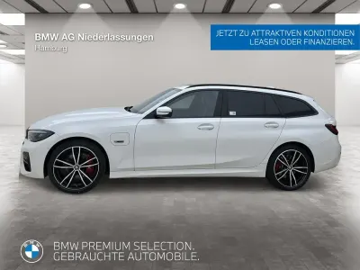 Gebraucht BMW 330e M Sport 292 PS (214 kW) 2022 Weiß Kombi