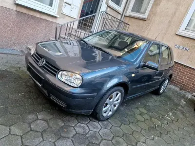 Gebraucht VW Golf IV 75 PS (55 kW) 2001 Blau Kleinwagen