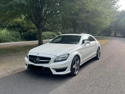 Gebraucht Mercedes CLS63 AMG AMG 557 PS (409 kW) 2013 Weiß Coupé