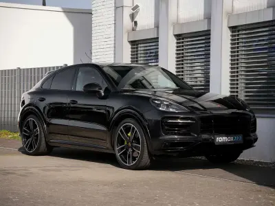 Gebraucht Porsche Cayenne 470 PS (345 kW) 2021 Tiefschwarz met. SUV
