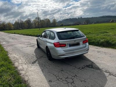 Gebraucht BMW 320 190 PS (139 kW) 2017 Grau Kombi