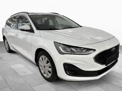 Gebraucht Ford Focus Trend 305 PS (224 kW) 2021 Schwarz Limousine