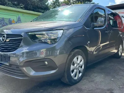 Gebraucht Opel Combo Life Edition 110 PS (80 kW) 2020 Mondstein grau/e:vulkan grau Van / Kleinbus